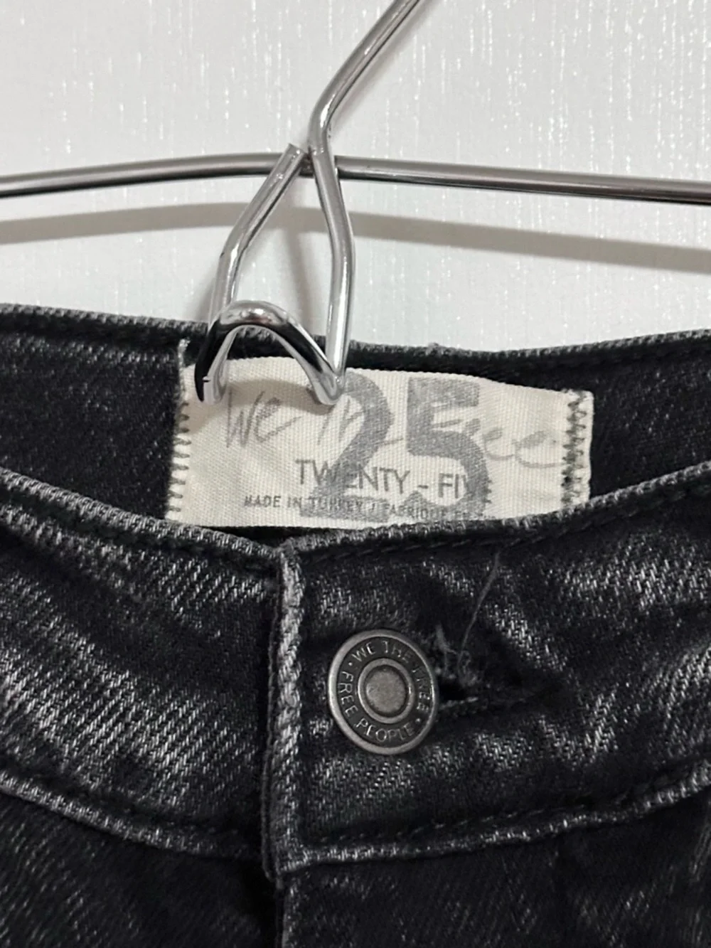 Free People Long Lines Slit Front High Rise Straight Leg Jeans Rockin Black 25 - Picture 8 of 8